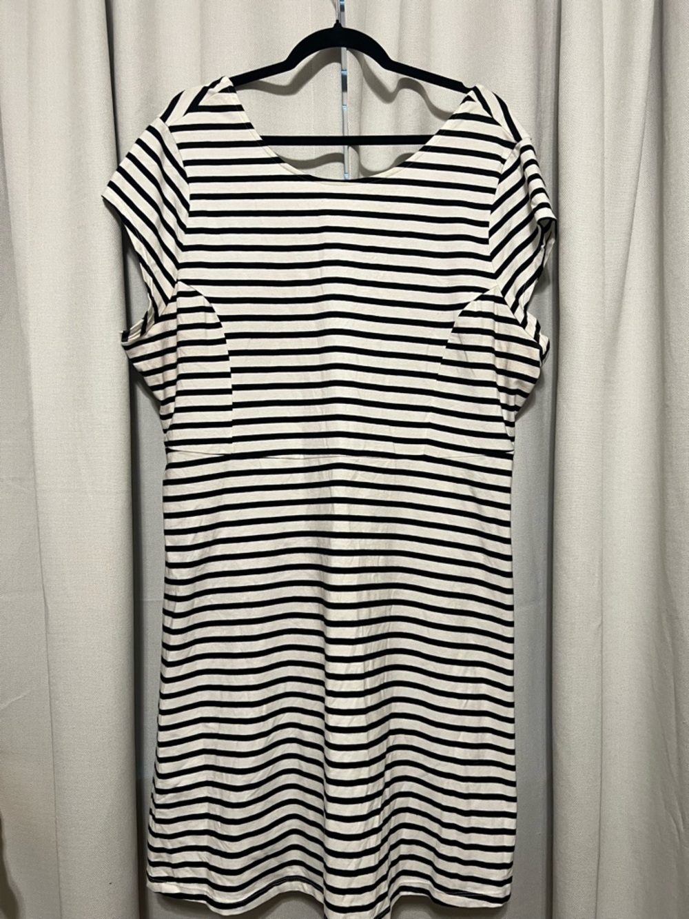 Old Navy Black & White Striped Tee